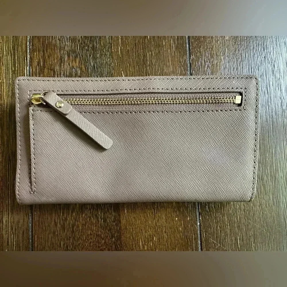 Kate Spade Newbury wallet